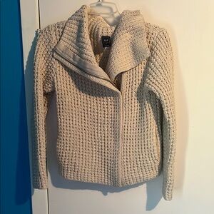 Cream Women's Gap Sweater